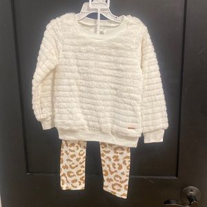 Fluffy soft girls outfit